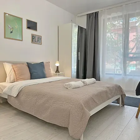 Ambiance 1 Bdr Brand New Fast Wi-fi Apartman *