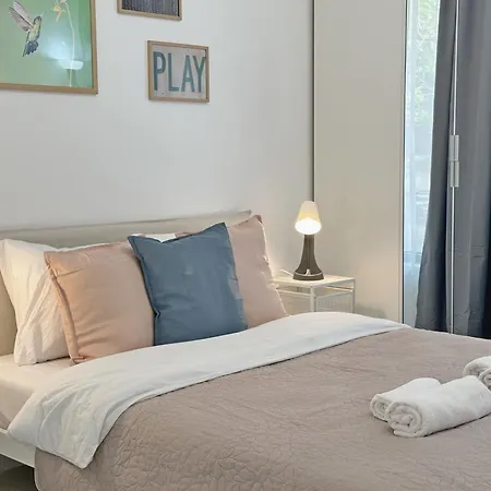 Ambiance 1 Bdr Brand New Fast Wi-fi 아파트