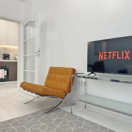 Ambiance 1 Bdr Brand New Fast Wi-fi