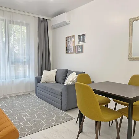 Ambiance 1 Bdr Brand New Fast Wi-fi Apartman *