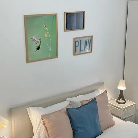 Ambiance 1 Bdr Brand New Fast Wi-fi Apartman