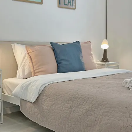 Ambiance 1 Bdr Brand New Fast Wi-fi