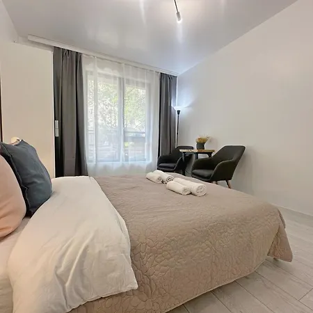 Ambiance 1 Bdr Brand New Fast Wi-fi Apartman *